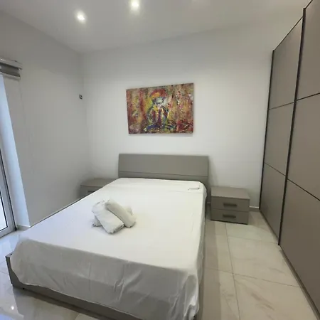 Brand-new, Spacious Flat,