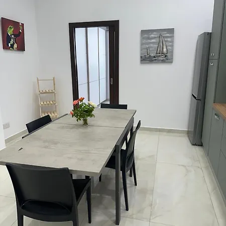 Brand-new, Spacious Flat, * Σλιέμα