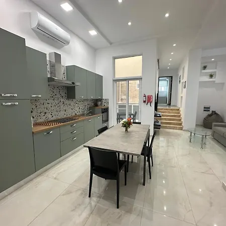 Brand-new, Spacious Flat,