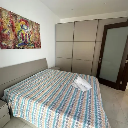 Brand-new, Spacious Flat,