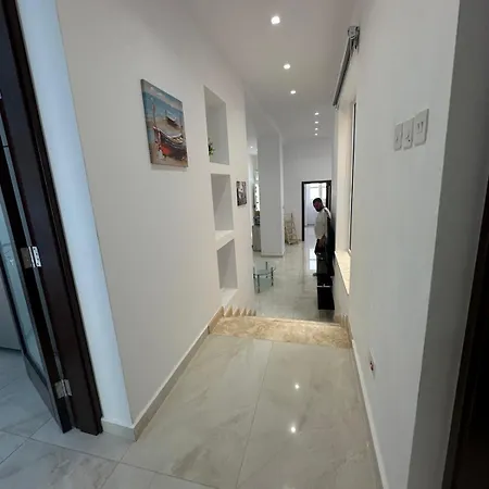 アパート Brand-new, Spacious Flat, *