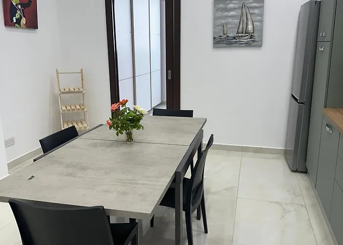 Brand-new, Spacious Flat, * Σλιέμα