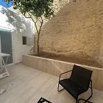 アパート Brand-new, Spacious Flat, スリーマ